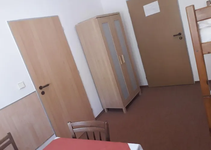 Sokol Troja 旅馆 *